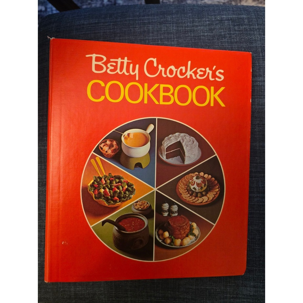 Betty Crocker Cookbook 1973 Edition Vintage Recipe Book Golden Press